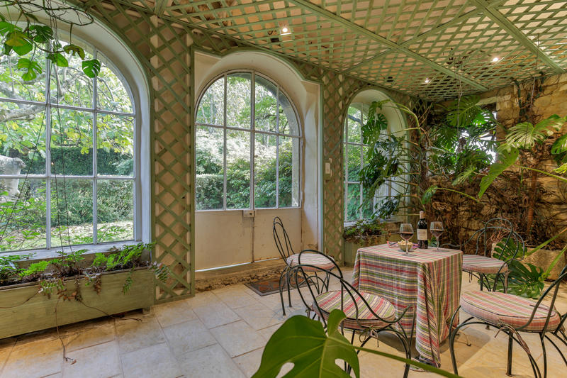 Château - 1 302 m² - 25 pièces