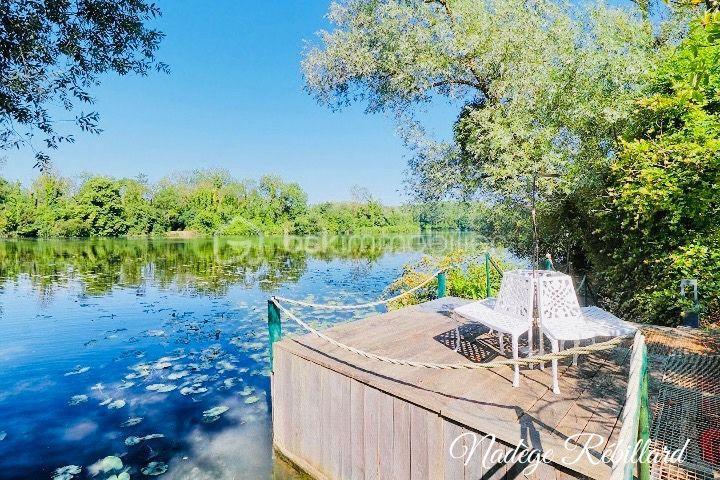 Propriété - 200 m² - 9 pièces