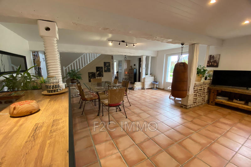 Maison - 212 m² - 6 pièces