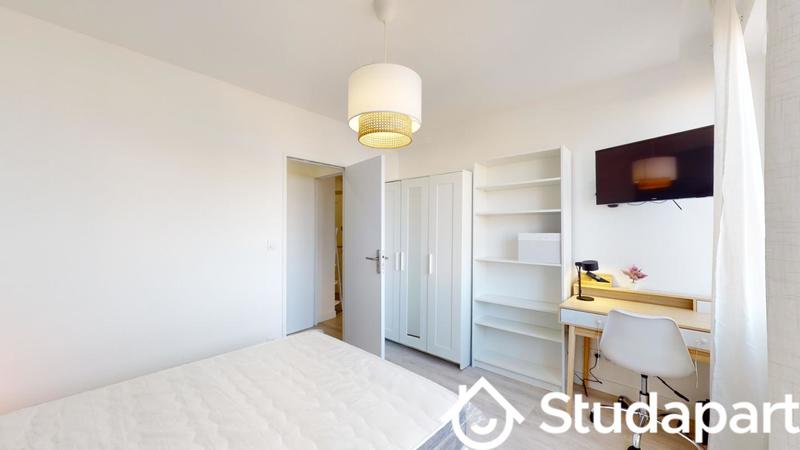 Chambre - 13 m² - 1 pièce