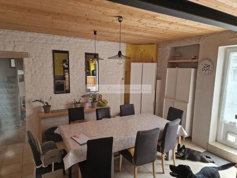 Maison - 208 m² - 9 pièces