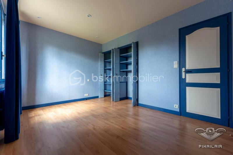 Maison traditionnelle - 163 m² - 6 pièces