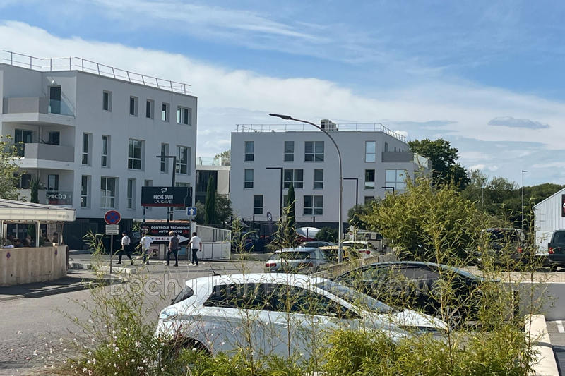 Fonds de commerce - Magasins - 220 m²