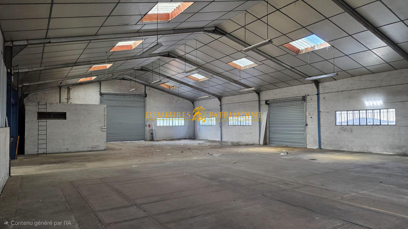 Local commercial - 1 272 m²