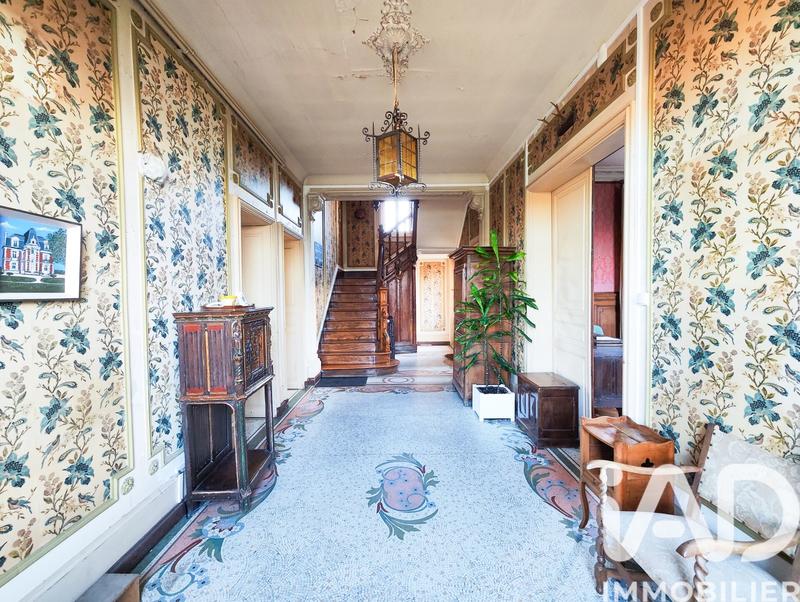 Maison - 256 m² - 9 pièces