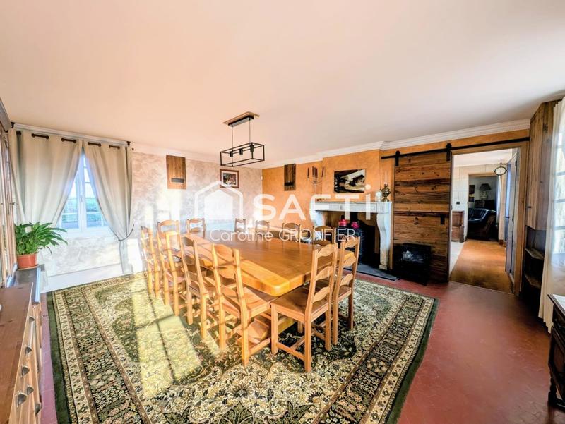 Maison - 323 m² - 11 pièces