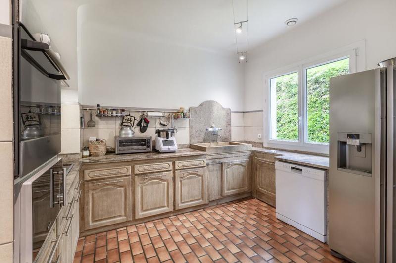 Maison - 226 m² - 8 pièces