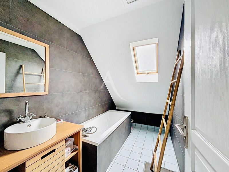 Maison - 112 m² - 5 pièces