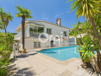 Maison - 199 m² - 7 pièces