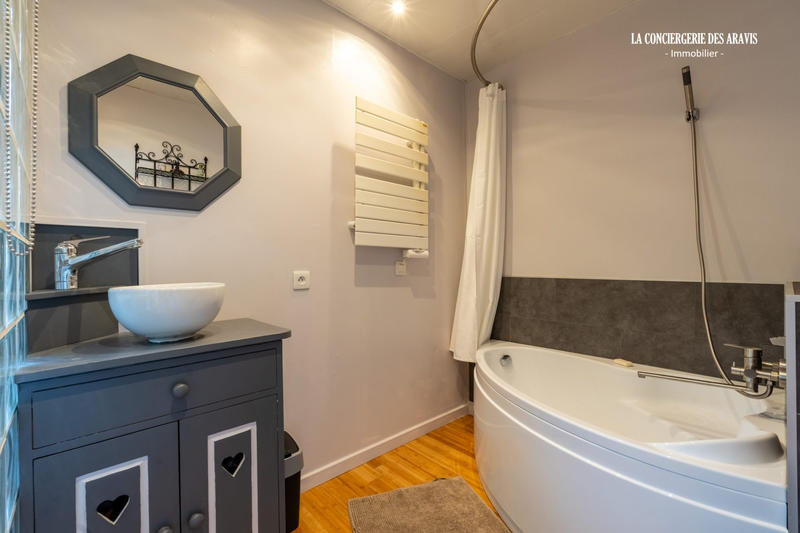 Maison contemporaine - 209 m² - 6 pièces