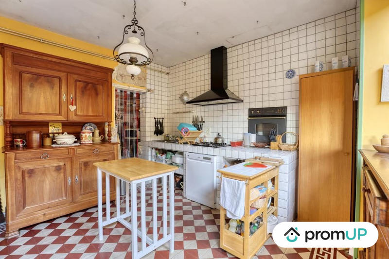 Maison - 270 m² - 10 pièces