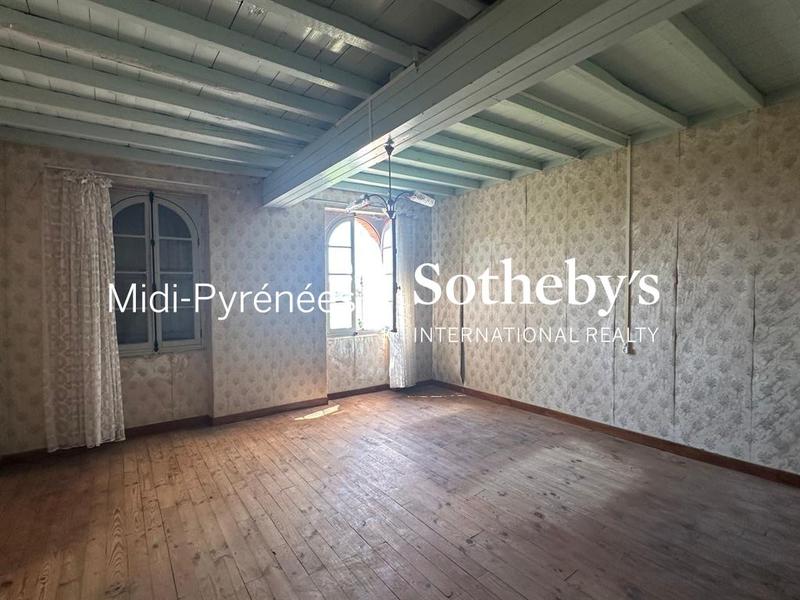 Propriété - 350 m² - 10 pièces