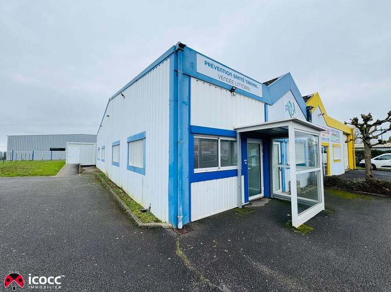 Local d'activités - 139 m² - 8 pièces