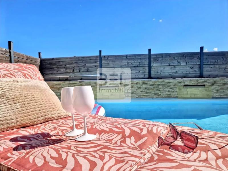 Maison - 205 m² - 7 pièces