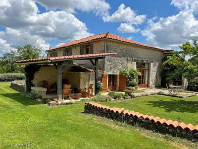 Maison - 270 m² - 11 pièces