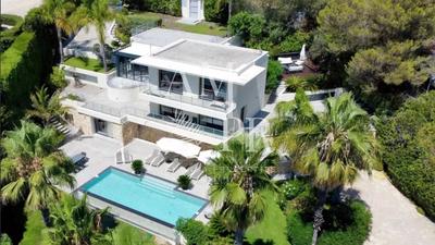 Villa - 230 m² - 8 pièces