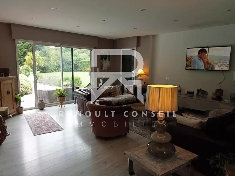 Maison - 180 m² - 5 pièces