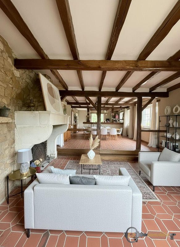 Maison - 261 m² - 10 pièces