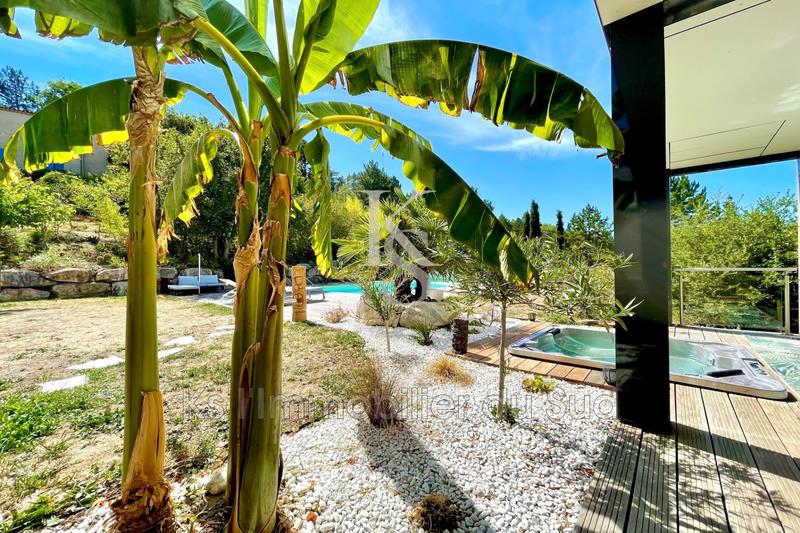 Villa - 280 m² - 6 pièces