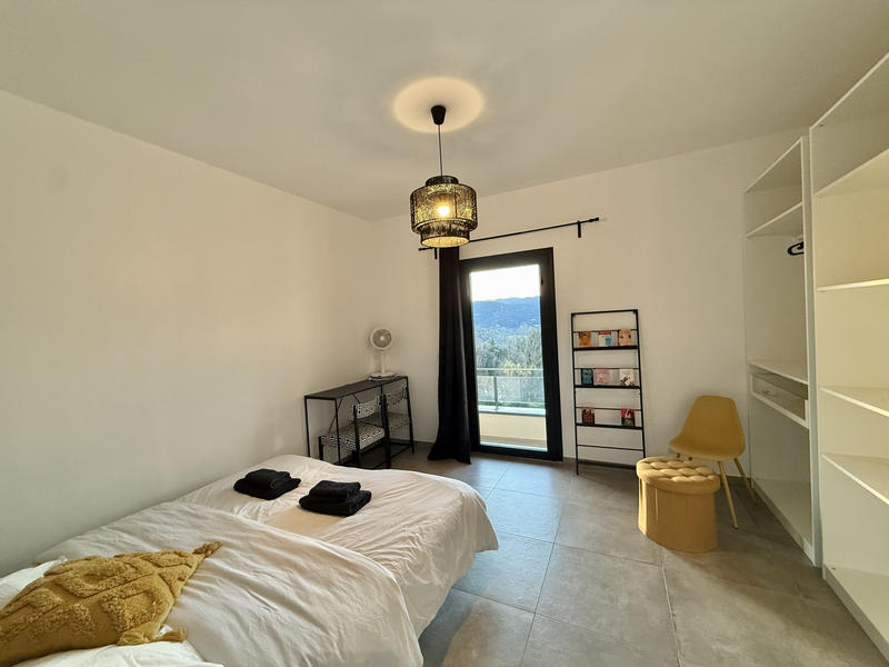 Villa - 300 m² - 9 pièces