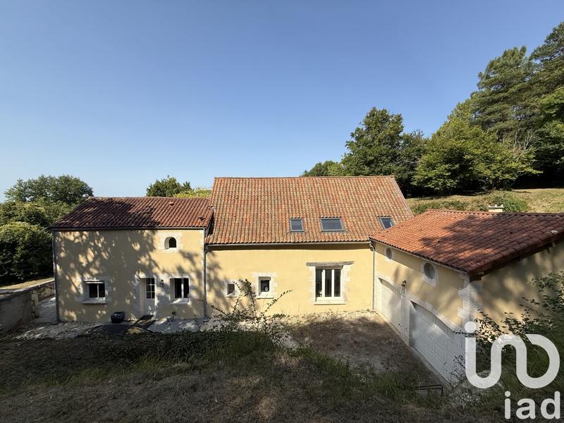 Maison - 215 m² - 8 pièces