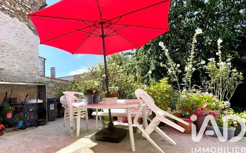 Maison - 1 215 m² - 7 pièces