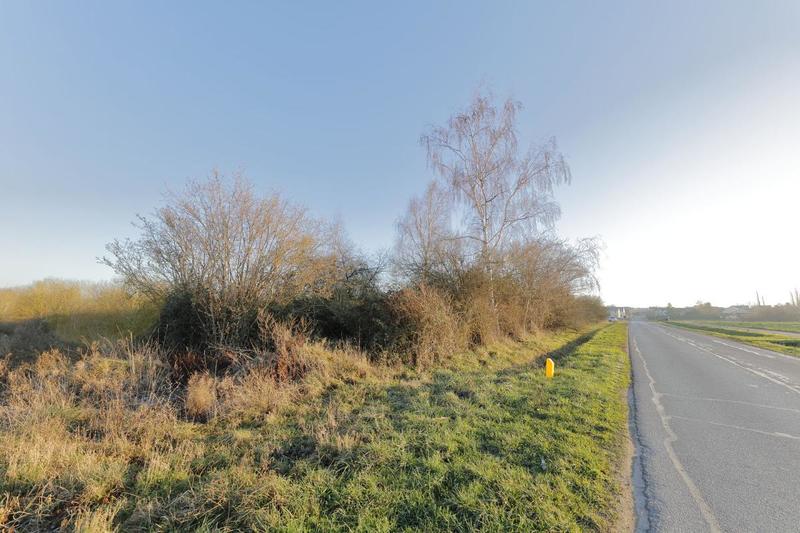 Terrain - 15 113 m²