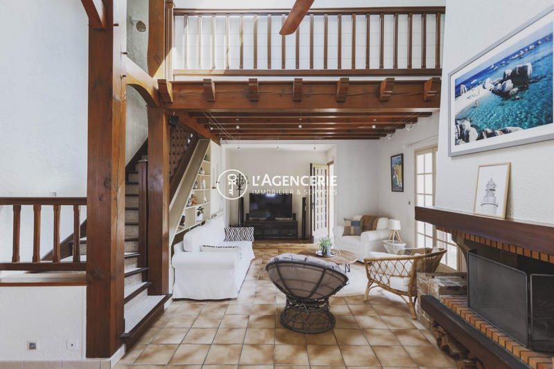 Villa - 220 m² - 7 pièces