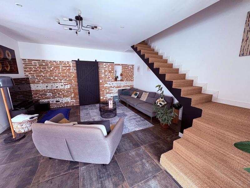 Demeure - 198 m² - 6 pièces