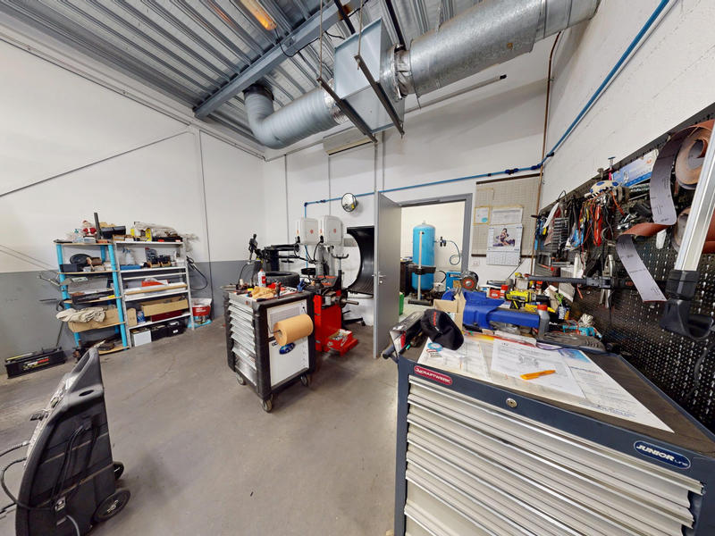 Local d'activités - 428 m² - 8 pièces