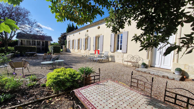 Maison ancienne - 273 m² - 7 pièces