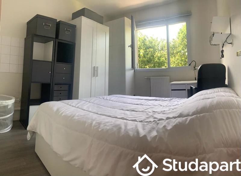 Chambre - 10 m² - 1 pièce