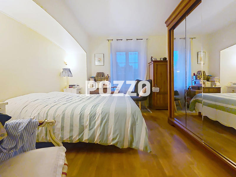 Maison - 208 m² - 8 pièces