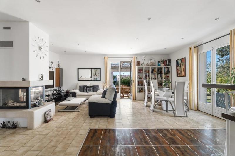 Villa - 90 m² - 4 pièces