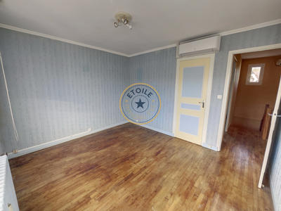 Maison - 94 m² - 5 pièces