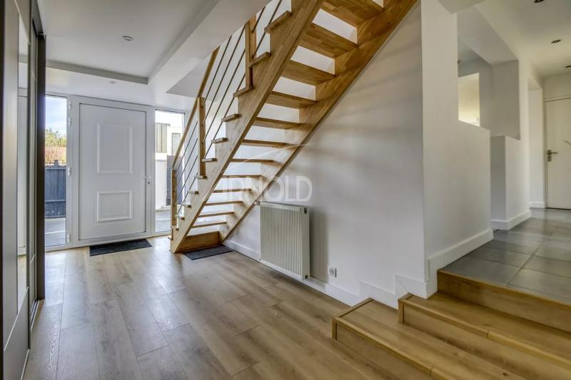 Maison - 158 m² - 7 pièces