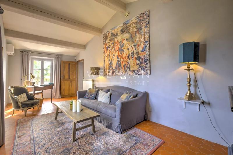 Propriété - 322 m² - 10 pièces