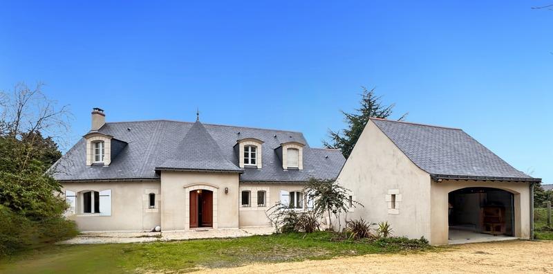 Maison - 250 m² - 7 pièces