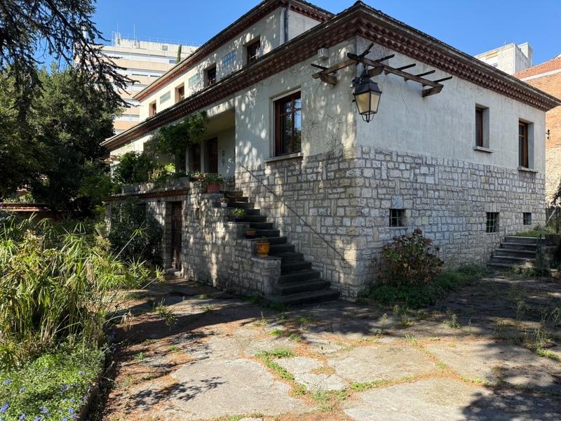 Maison - 262 m² - 12 pièces