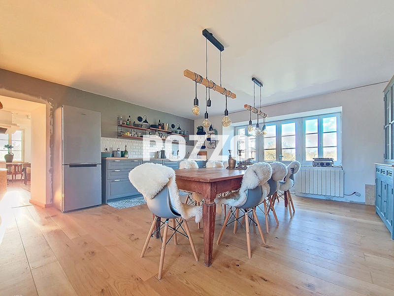 Maison - 224 m² - 8 pièces