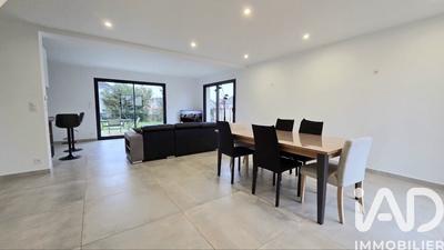 Maison - 153 m² - 7 pièces