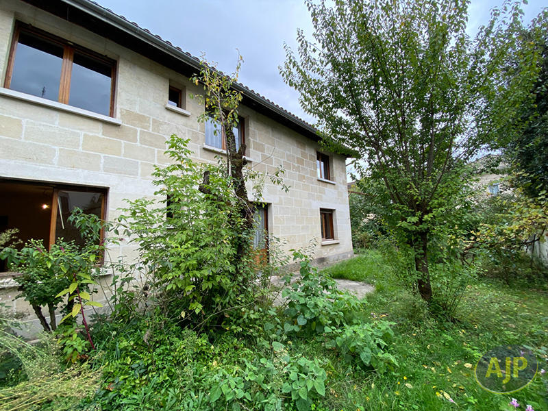 Maison - 246 m² - 5 pièces
