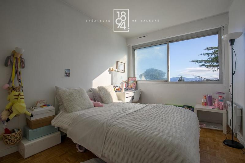 Appartement - 107 m² - 4 pièces