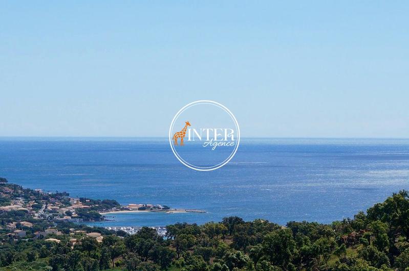 Villa - 270 m² - 6 pièces