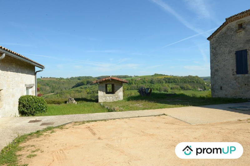 Maison traditionnelle - 148 m² - 4 pièces