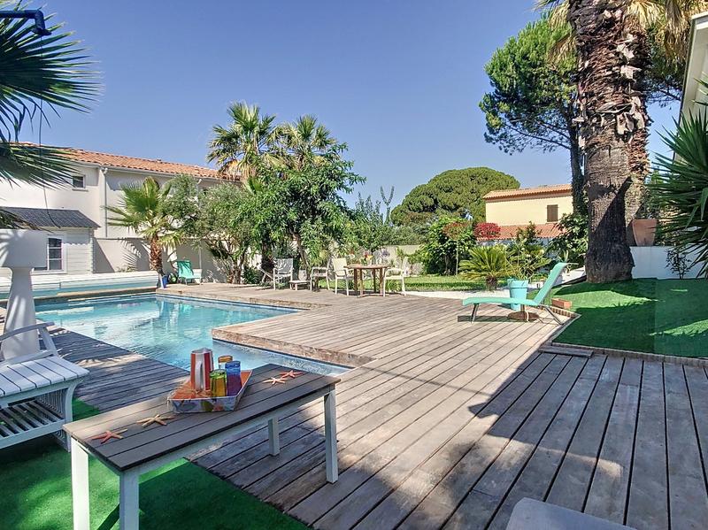 Villa - 284 m² - 8 pièces
