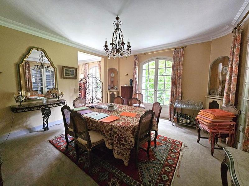 Propriété - 318 m² - 8 pièces