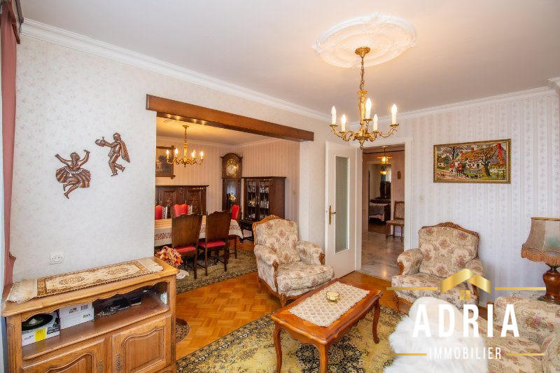 Maison - 166 m² - 7 pièces