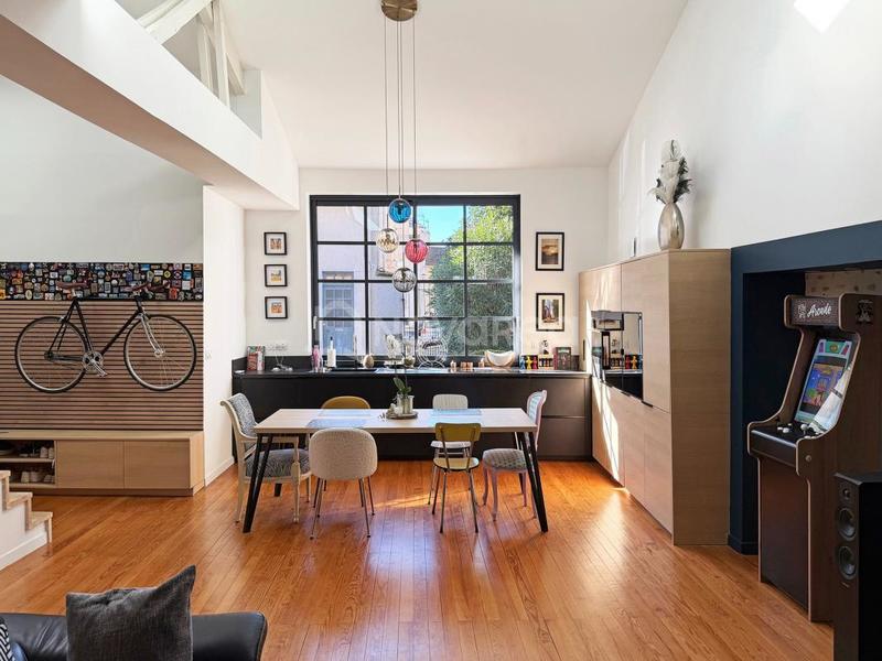 Loft - 116 m² - 5 pièces