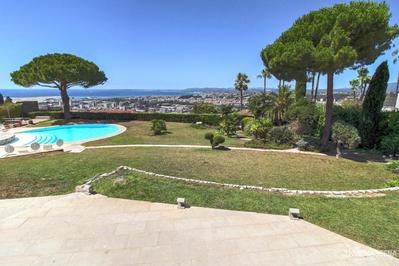 Demeure - 465 m² - 9 pièces